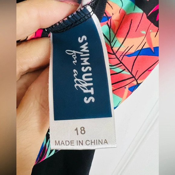 EUC Swimsuits for All Tie Front V-Neck Swim Dress, Size 18, Sparkler Leaf Print - Picture 4 of 5